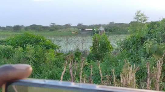 120 Acres With Water in Kimana Loitoktok Is For Sale image 1