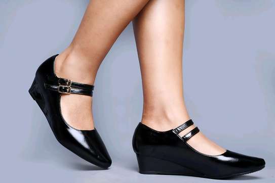 Fancy heels.for ladies image 8