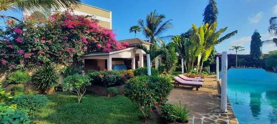 3 Bed Villa with En Suite at Malindi image 38