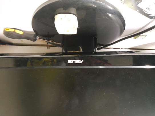 Asus 22inch tft with hdmi image 3