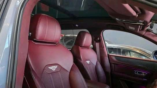 BENTLEY BENTAYGA 2024 image 7