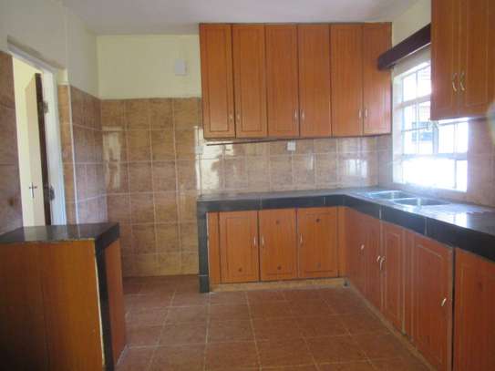 4 Bedrooms House To Let in Kyuna Estate image 4