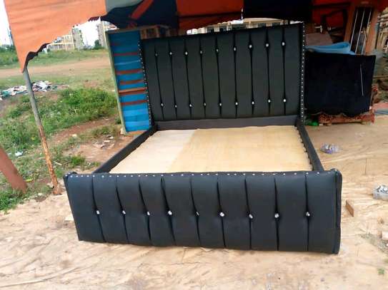 5*6 line leather bed with perfect finishing image 1