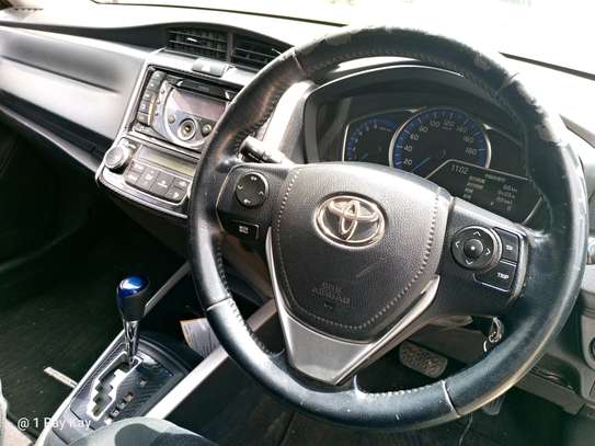 Toyota Fielder Hybrid image 6