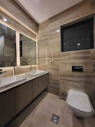 2 Bed Apartment with En Suite in Riverside image 17