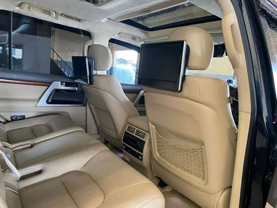 Landcruiser V8 SAHARA image 1