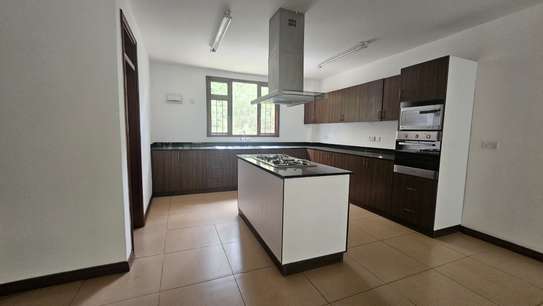 3 Bed Apartment with En Suite at Riverside image 15