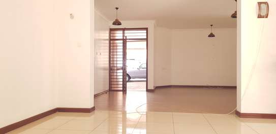 6 bedroom townhouse for rent in Lavington image 10