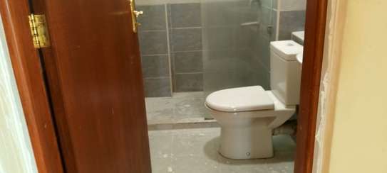 Serviced 3 Bed Apartment with En Suite in Kileleshwa image 15