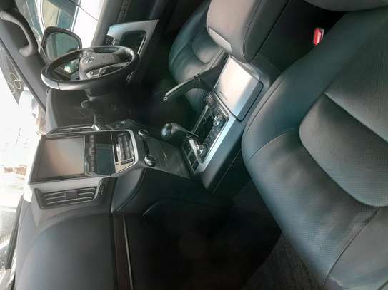 Toyota land cruiser V8 Zx 2016 black image 6