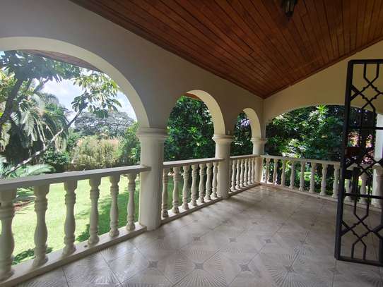 4 Bed House with Garden in Hill View image 33