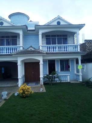 5 Bed House with En Suite at Bamburi image 6
