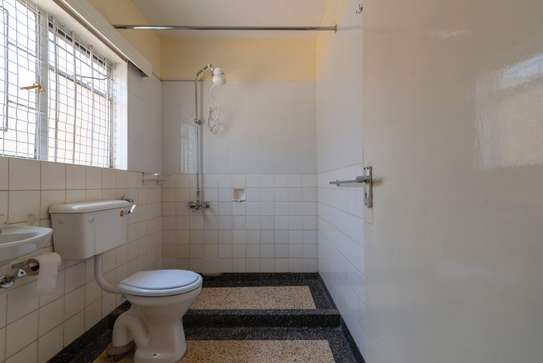 3 bedroom townhouse for rent in Langata image 16