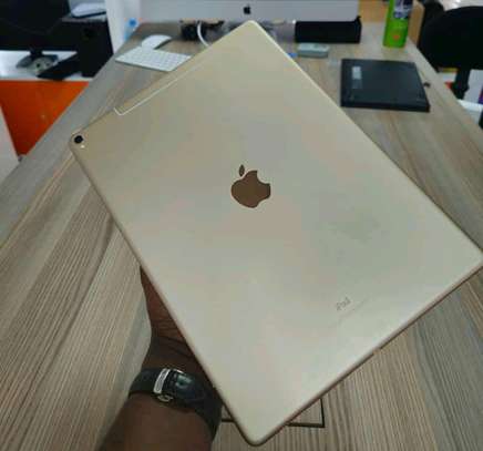 Apple iPad image 4