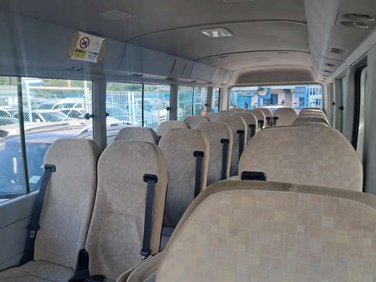 Toyota coaster 2019model Diesel image 1