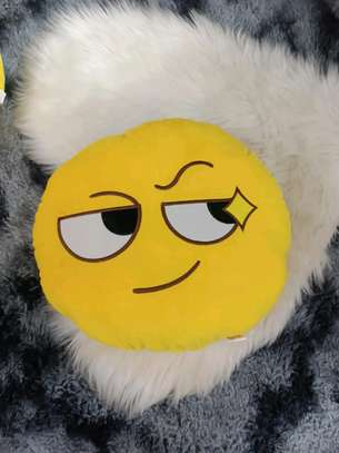 Big size emoji pillows available 🥳🥳🥳
* image 8