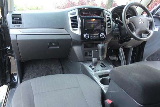 Mitsubishi Pajero V98W 2017 100,000 Kms image 5