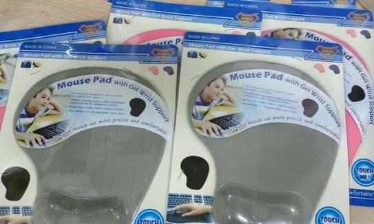 Mouse Pad With Gel Wrist Support image 1