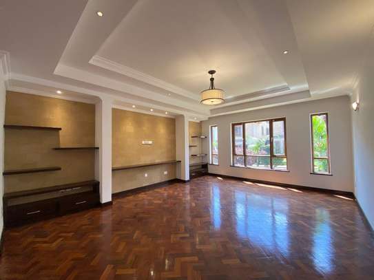 5 Bed Townhouse with En Suite in Lavington image 6