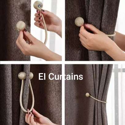 CLASSY CURTAIN HOLDERS image 3