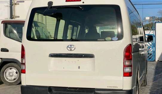 TOYOTA HIACE COMMUTER 18 SEATER image 8