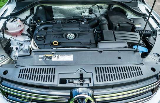 2016 Volkswagen Tiguan R image 11