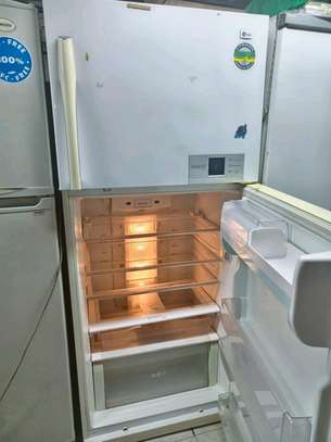 Big double door fridge 700 litres image 4