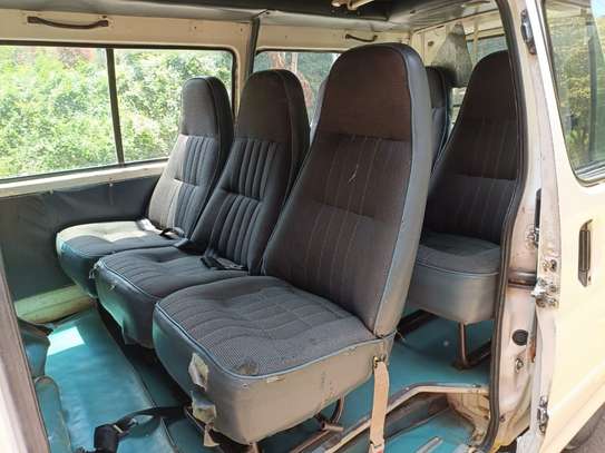 Toyota Hiace image 3