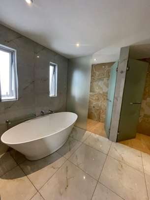 Serviced 3 Bed Apartment with En Suite in Westlands Area image 2