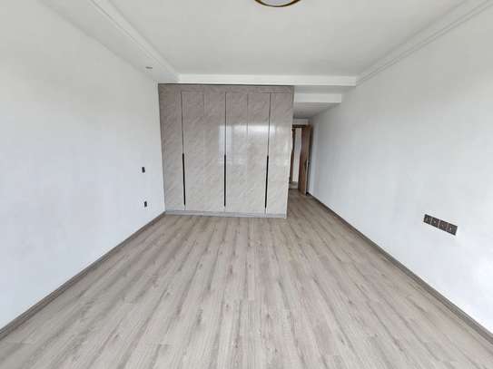 3 Bed Apartment with En Suite in Riverside image 15