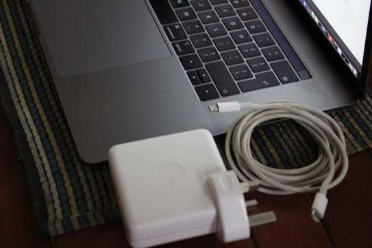MacBook Pro (15-inch, 2019) image 4