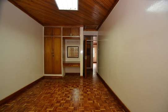 4 Bed Townhouse with En Suite at Westlands image 15
