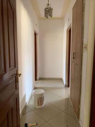 3 bedroom apartment all ensuite with a Dsq available image 11