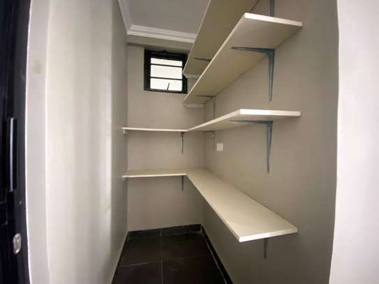 3 Bed Apartment with En Suite in Kilimani image 5