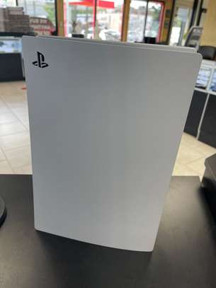 2 Months Old Used  Sony PlayStation 5 Disc Version image 6