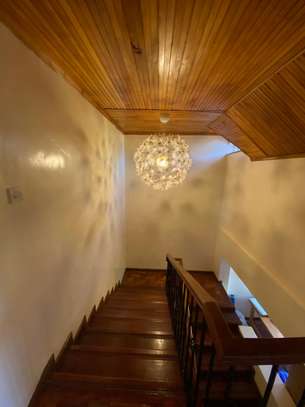 5 Bed House with En Suite at Runda image 2