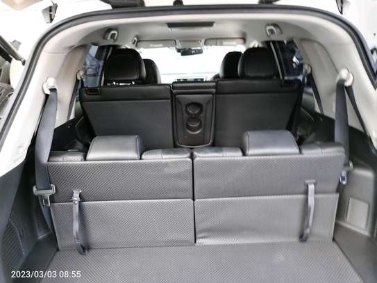Nissan Xtrail pearl white image 12