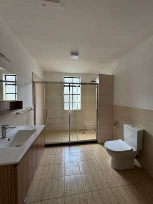 4 Bed Townhouse with En Suite in Kitisuru image 30