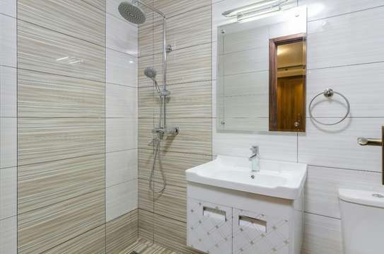 2 Bed Apartment with En Suite in South C image 7