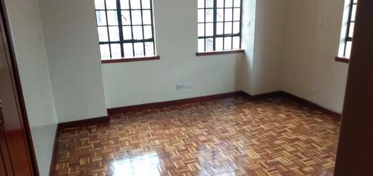 3 bedroom apartment for rent in Kilimani image 5
