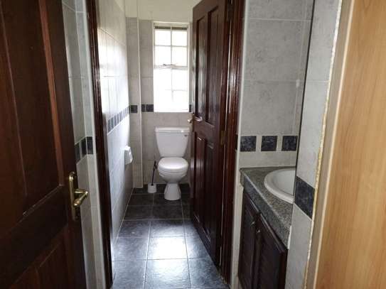 5 Bed Townhouse with En Suite in Lower Kabete image 4