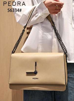 PEDRA Leather Shoulder Bag Medium Dark Brown image 7