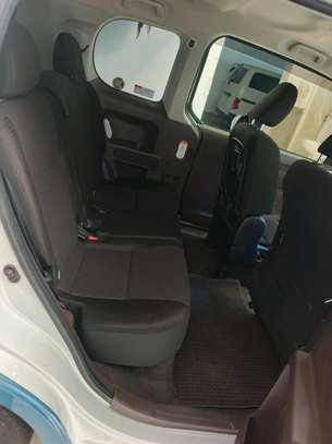 Toyota Porte on sale image 4