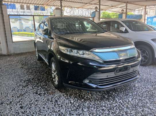 Toyota Harrier 2019 black sunroof image 4