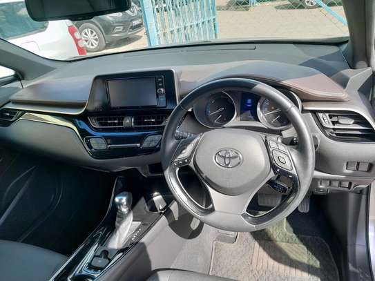 Toyota CH-R silver hybrid 2017 image 7
