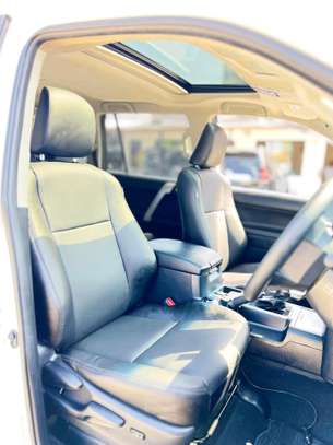 TOYOTA LAND CRUISER PRADO image 6