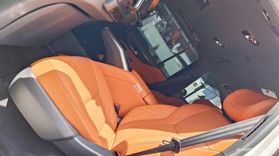 Lexus LX600 VVIP Class 2023 image 9