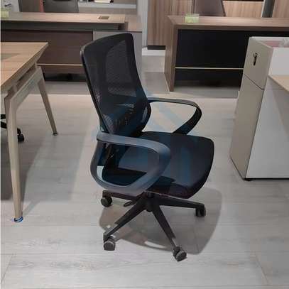 OFFICE CHAIR: Black Office Chair With Arms image 4