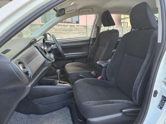 TOYOTA COROLLA AXIO image 3