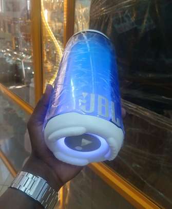 JBL Pulse 5 BT Speaker With 360°Led Lights image 5